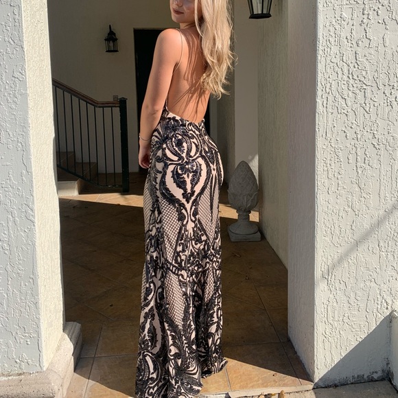 GORGEOUS Black and Tan backless prom dress - Picture 3 of 4